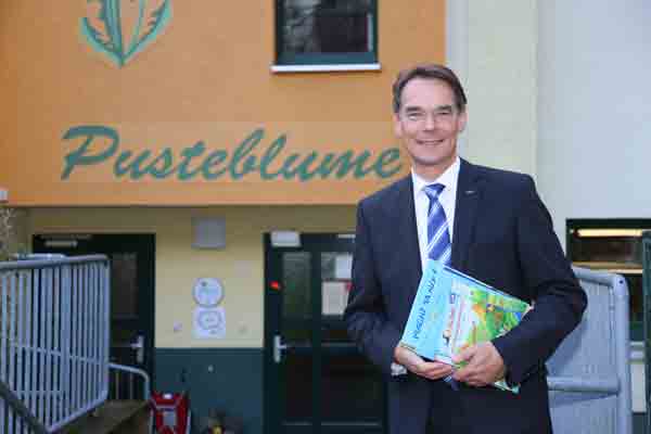 Ingbert Liebing MdB liest für Kita-Kinder