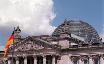 Große Koalition setzt Vorschlag der Union für mehr Investitionen um